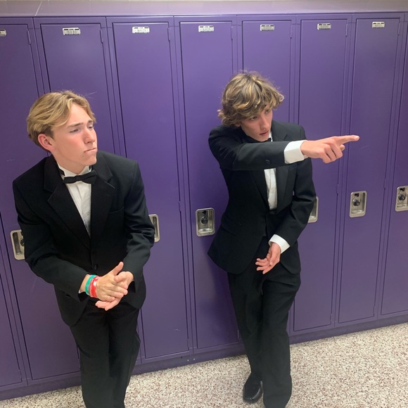 Meet your Posher, Gabe - Picture 3 of 5